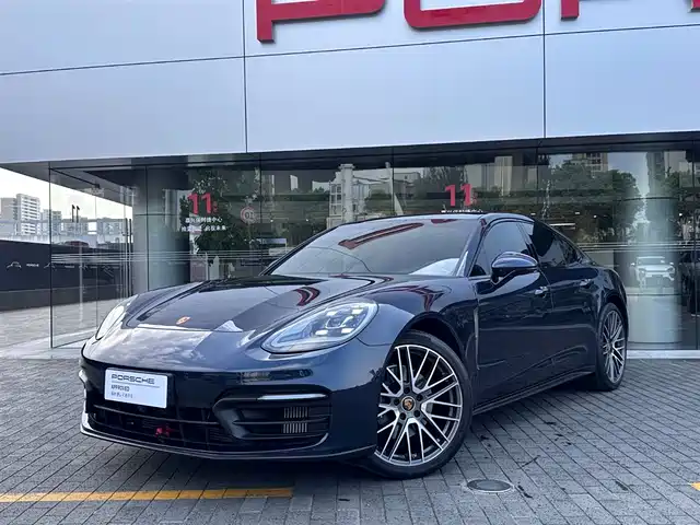 PORSCHE PANAMERA 2023