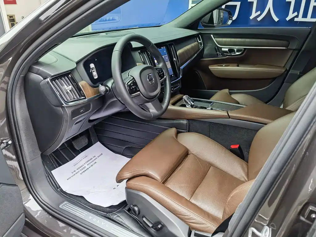 Volvo S90 — миниатюра 8