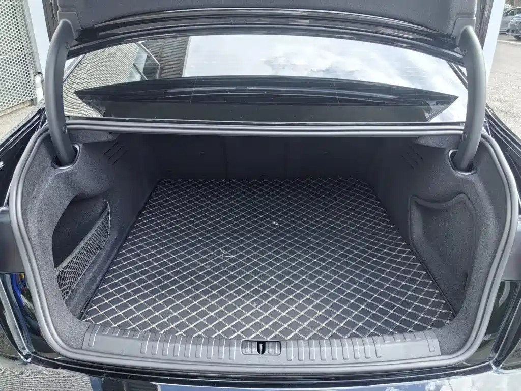 Audi A6L — миниатюра 10