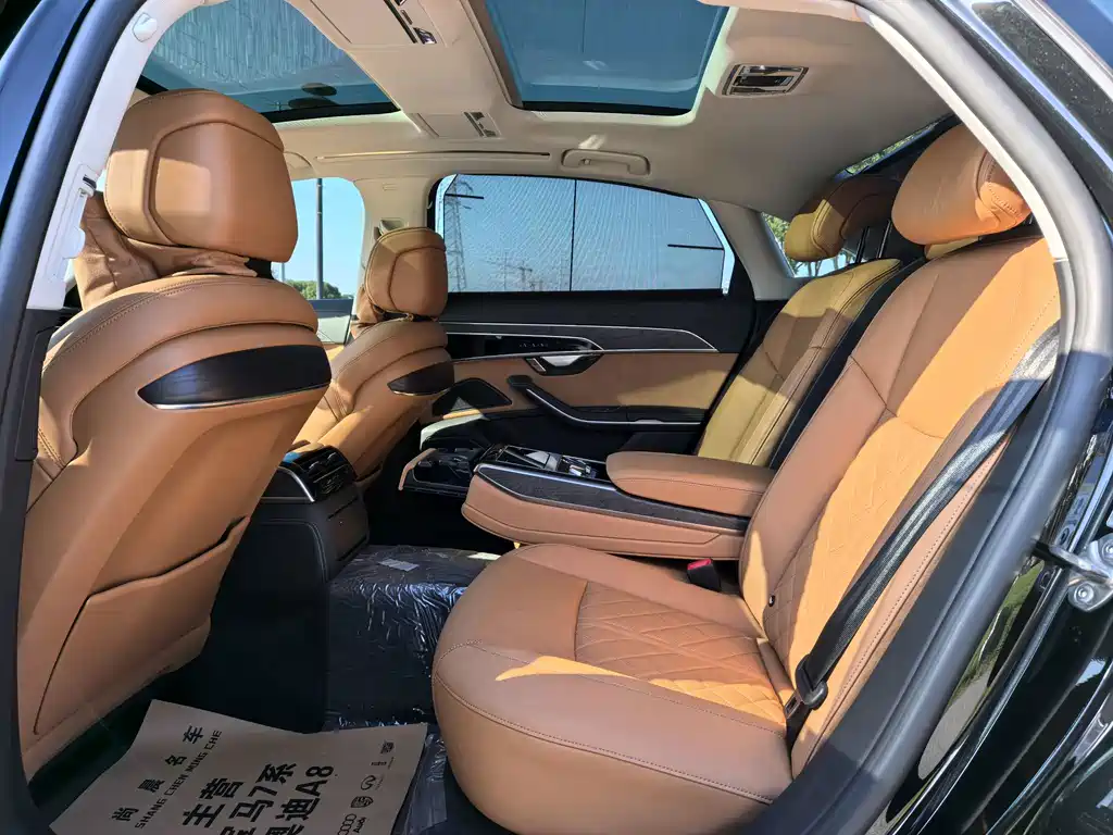 Audi A8 — миниатюра 6