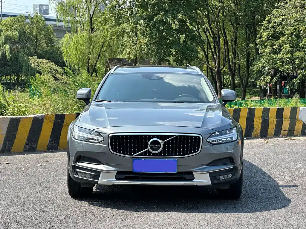 Volvo V90 — миниатюра 2