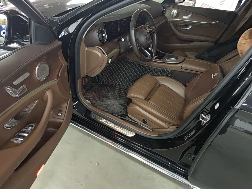 Mercedes-Benz E-Class — миниатюра 16