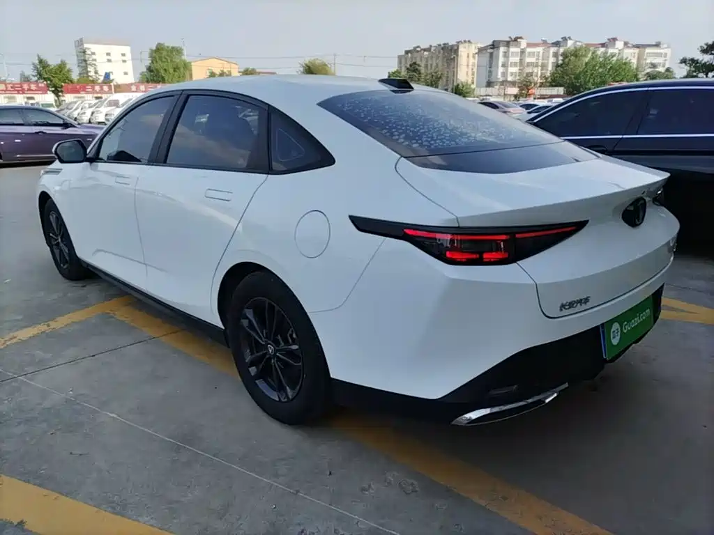 Changan Yida — миниатюра 5