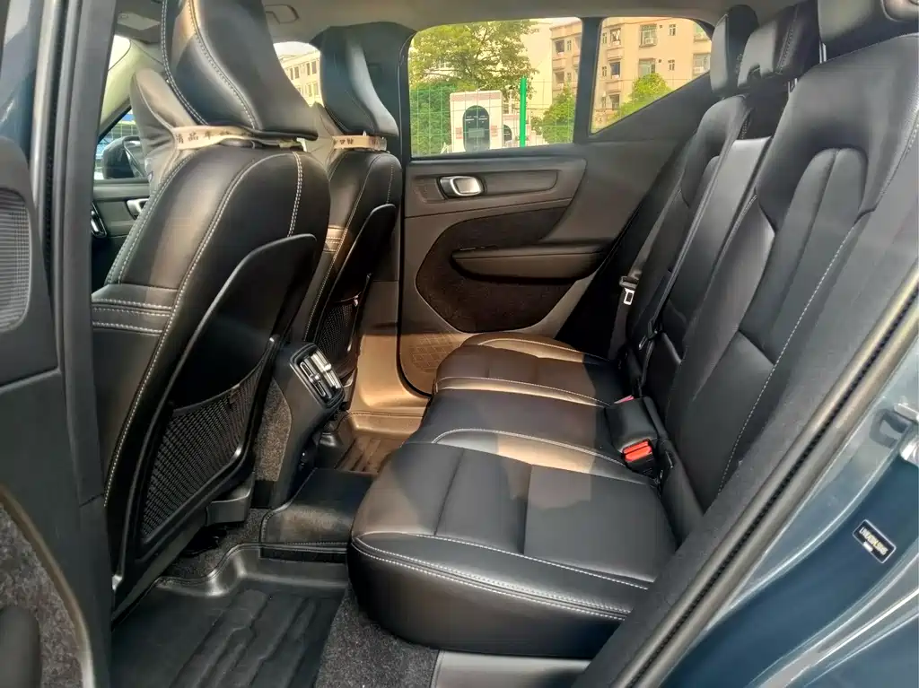 Volvo XC40 — миниатюра 12