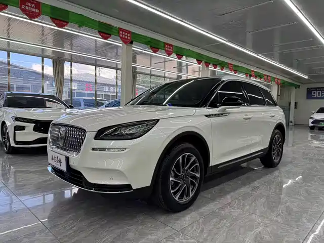 LINCOLN ADVENTURER 2021