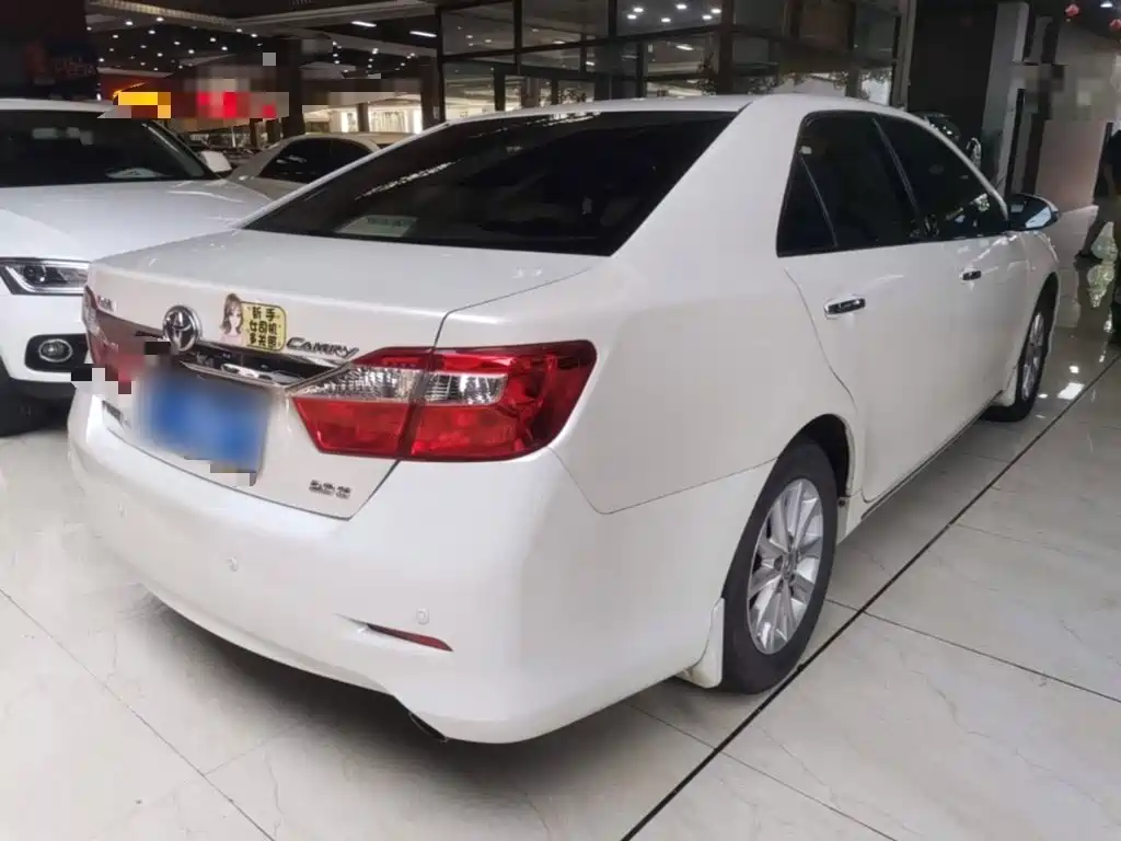 Toyota Camry — миниатюра 7