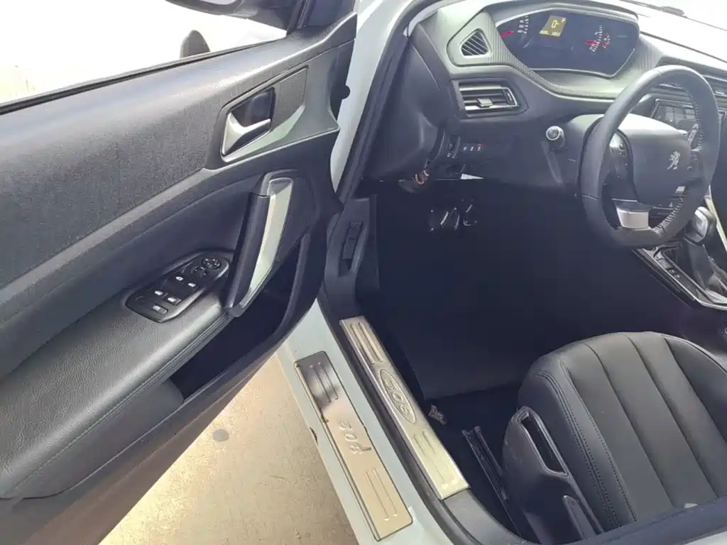 Peugeot 308 — миниатюра 16
