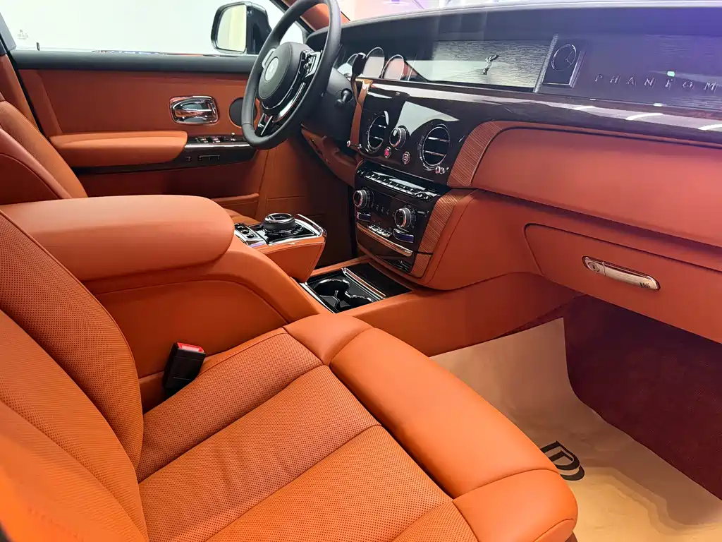 Rolls-Royce Phantom — миниатюра 6