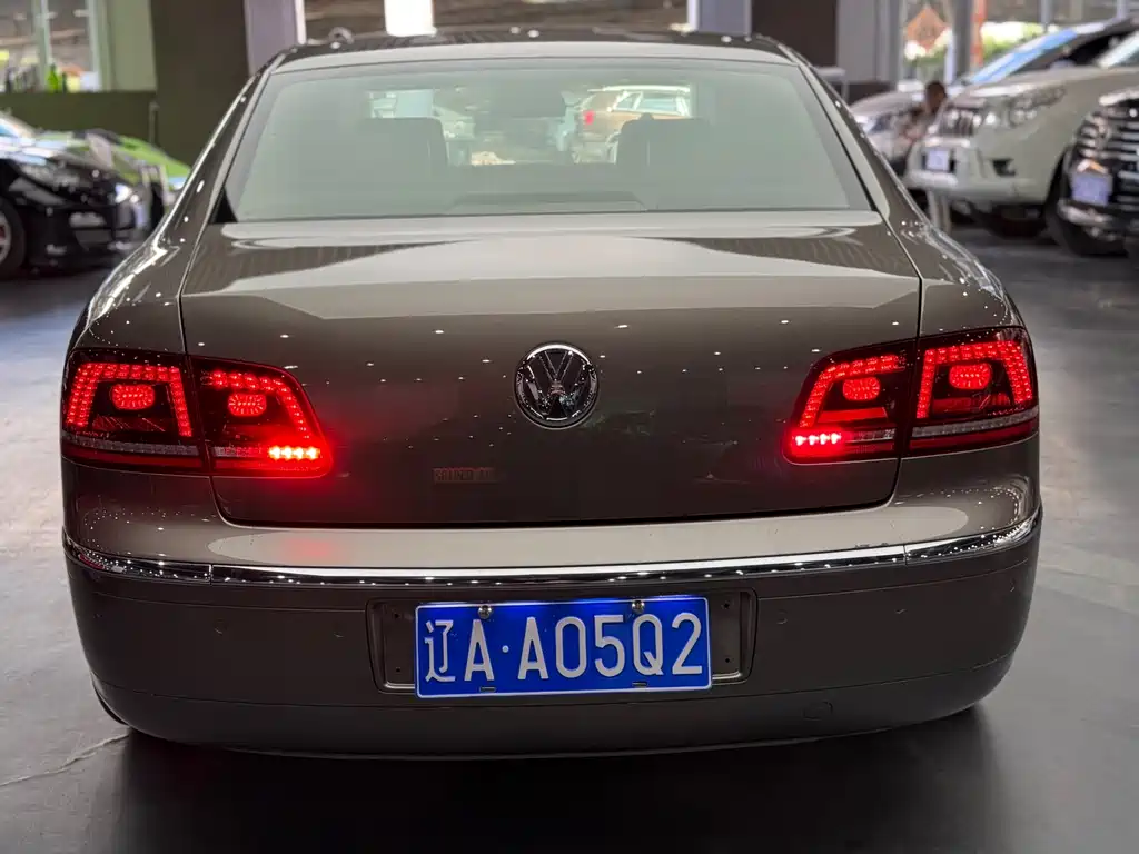 Volkswagen Phaeton — миниатюра 5