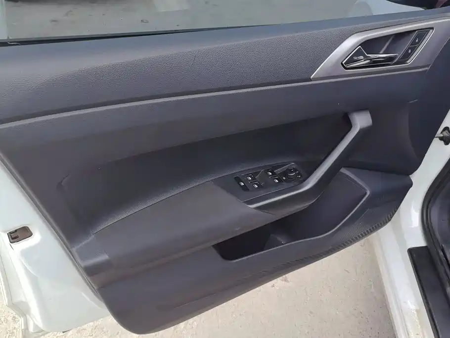 Volkswagen Polo — миниатюра 7