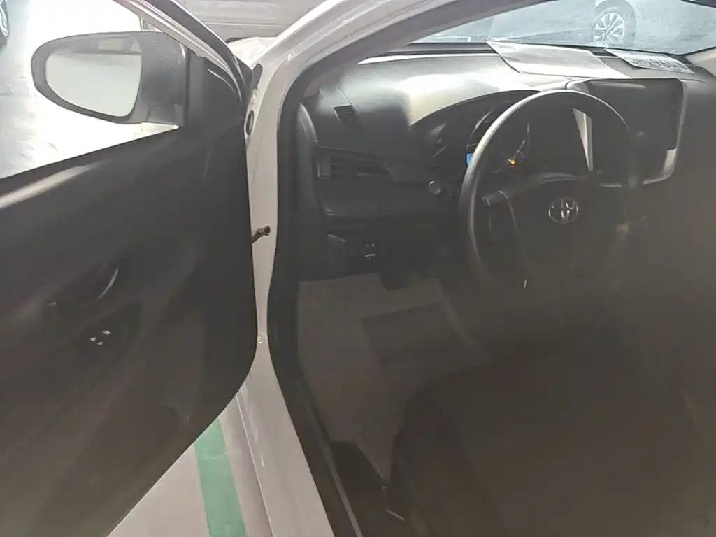 Toyota Yaris L — миниатюра 16