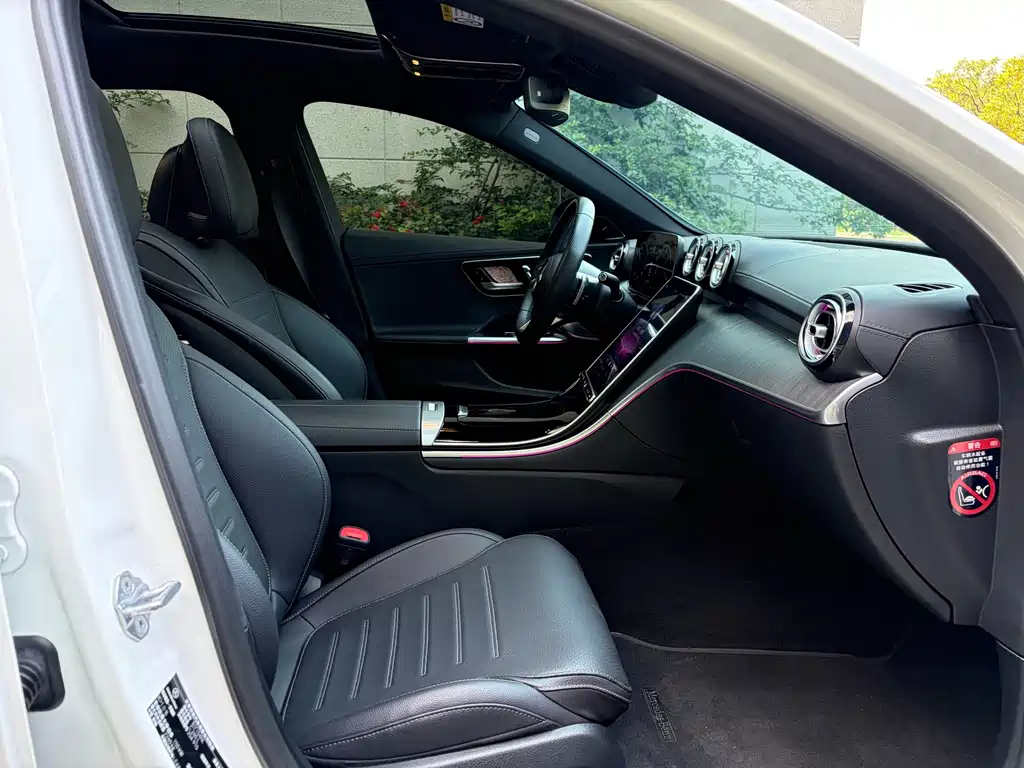Mercedes-Benz C-Class — миниатюра 13