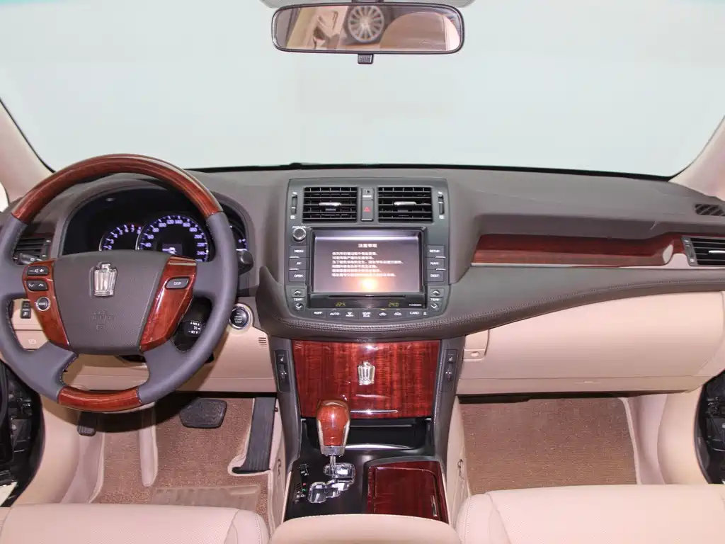Toyota Crown — миниатюра 9