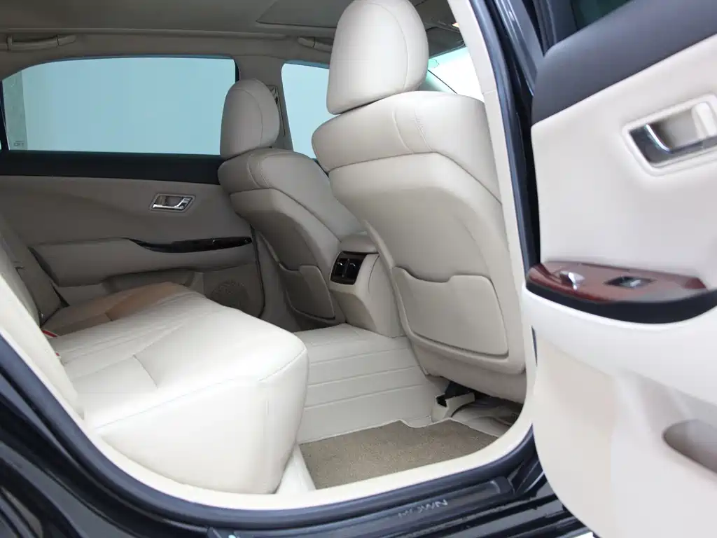 Toyota Crown — миниатюра 11