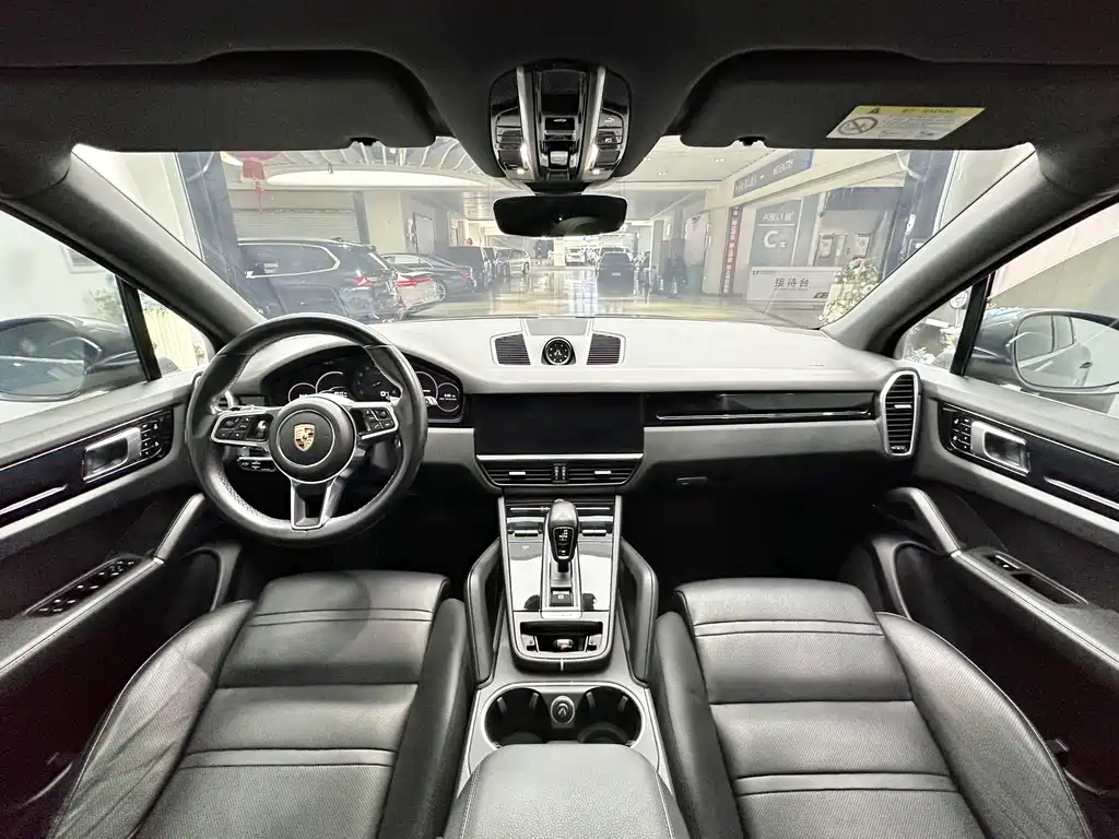 Porsche Cayenne — миниатюра 11