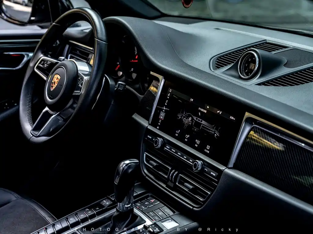 Porsche Macan — миниатюра 6