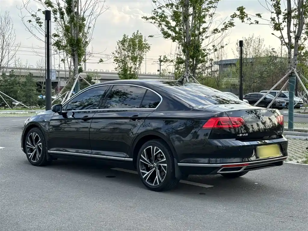 Volkswagen Magotan 2021 330TSI DSG 30