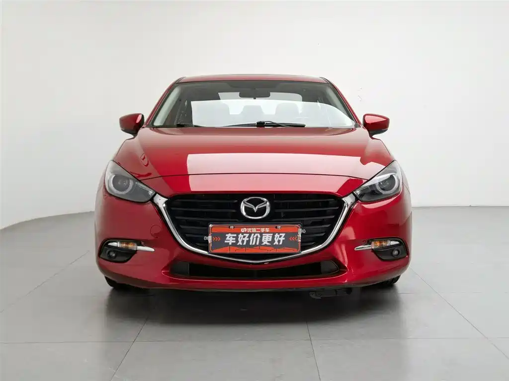 Mazda Mazda3 3 2017 1.5L AT Luxury V