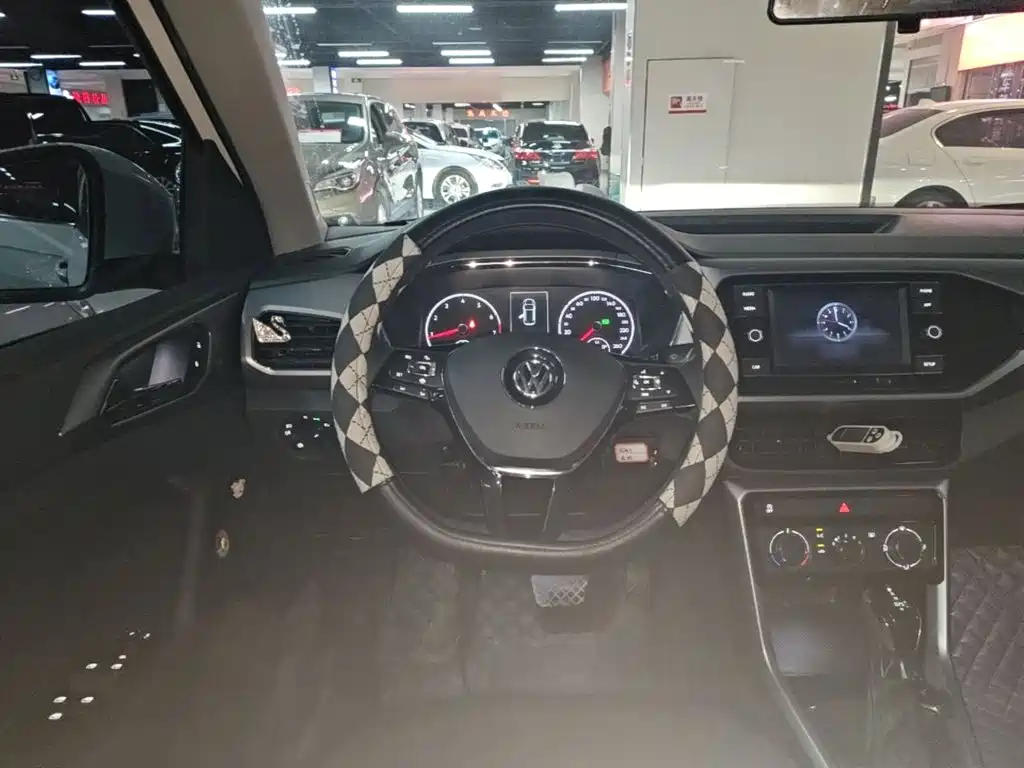 Volkswagen T-Cross — миниатюра 11