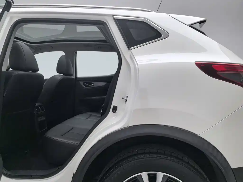 Nissan Qashqai — миниатюра 15