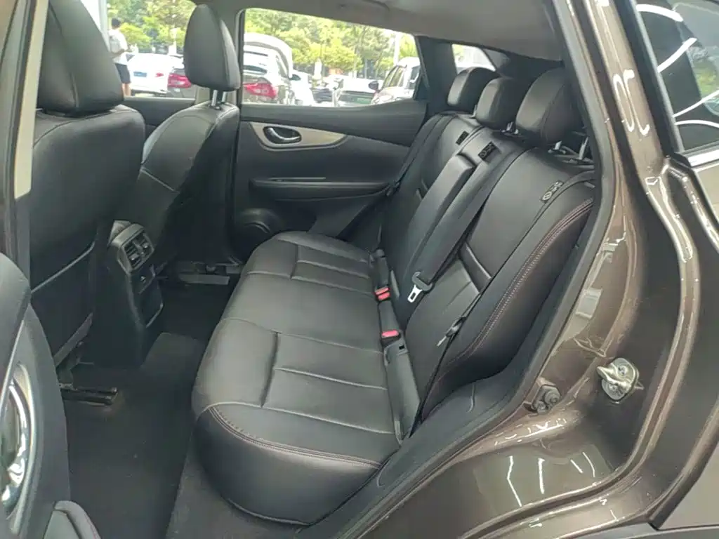 Nissan Qashqai — миниатюра 17
