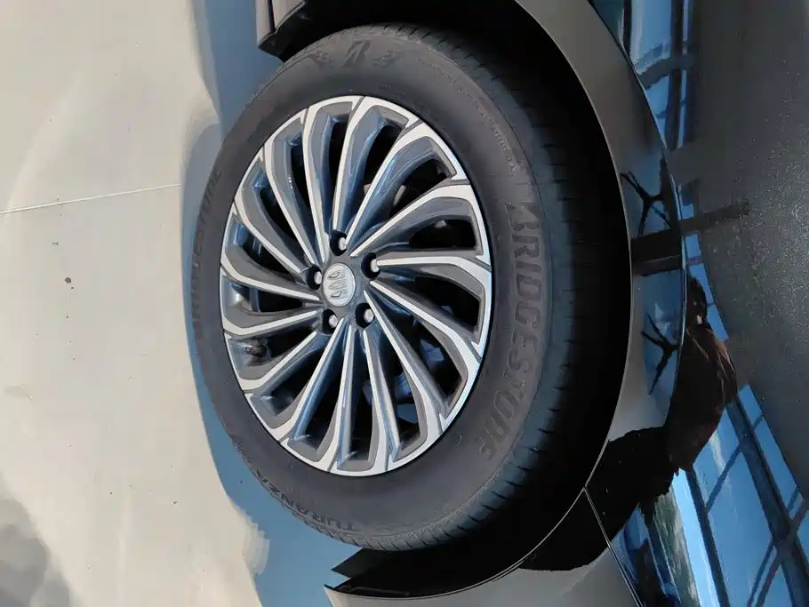 Buick LaCrosse — миниатюра 6