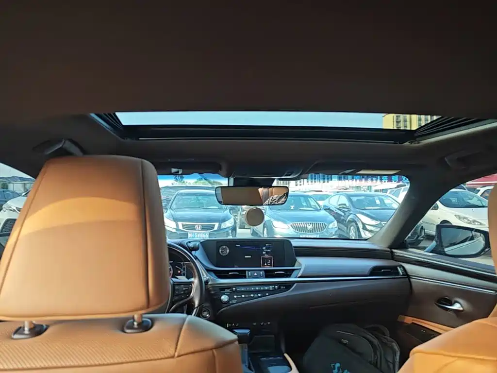 Lexus ES — миниатюра 18