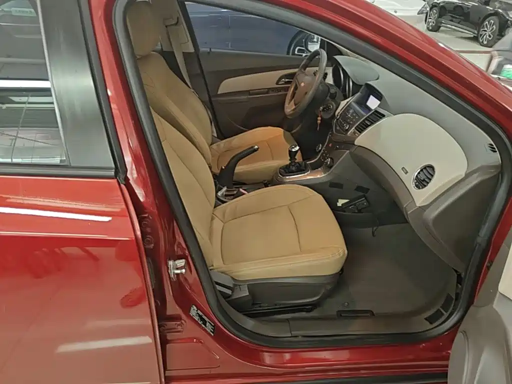 Chevrolet Cruze — миниатюра 25