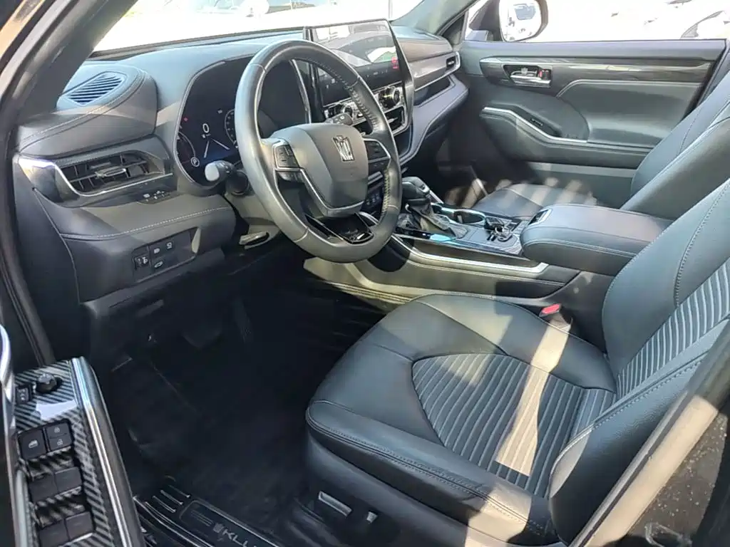 Toyota Crown Kluger — миниатюра 15