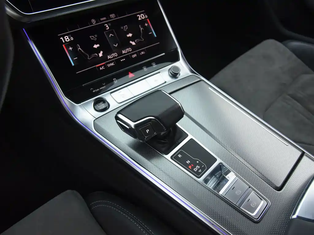 Audi A6L 2023 40 TFSI Luxury