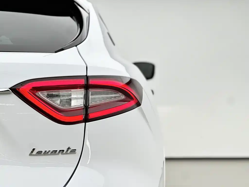 Maserati Levante — миниатюра 13