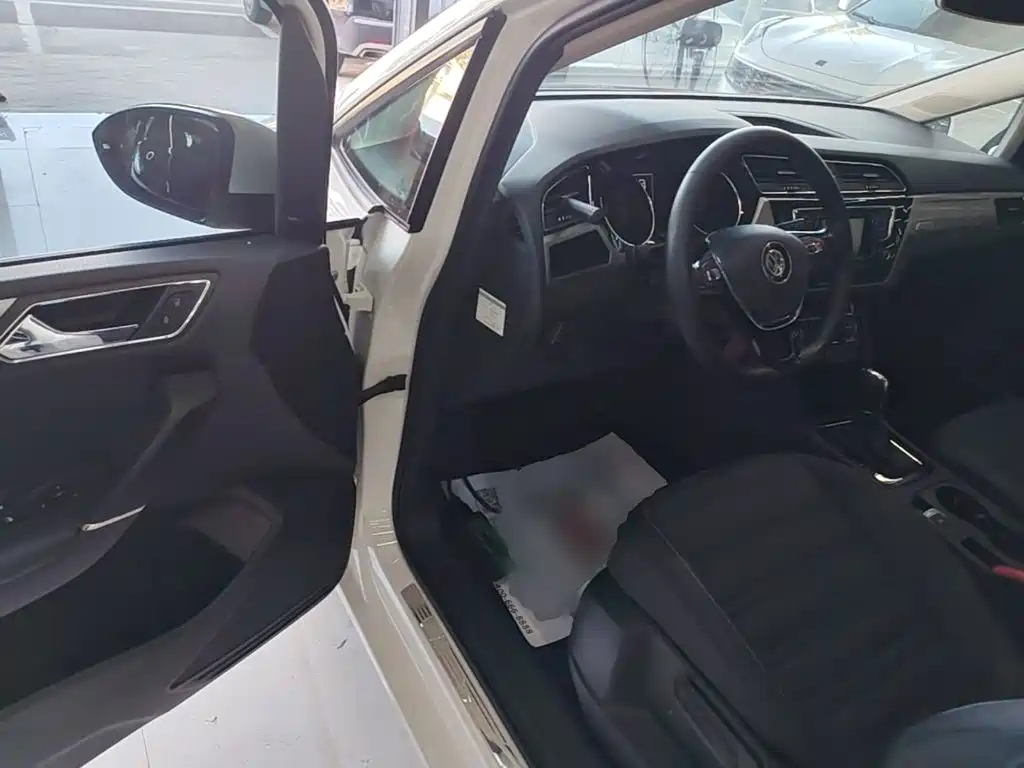 Volkswagen Touran — миниатюра 16