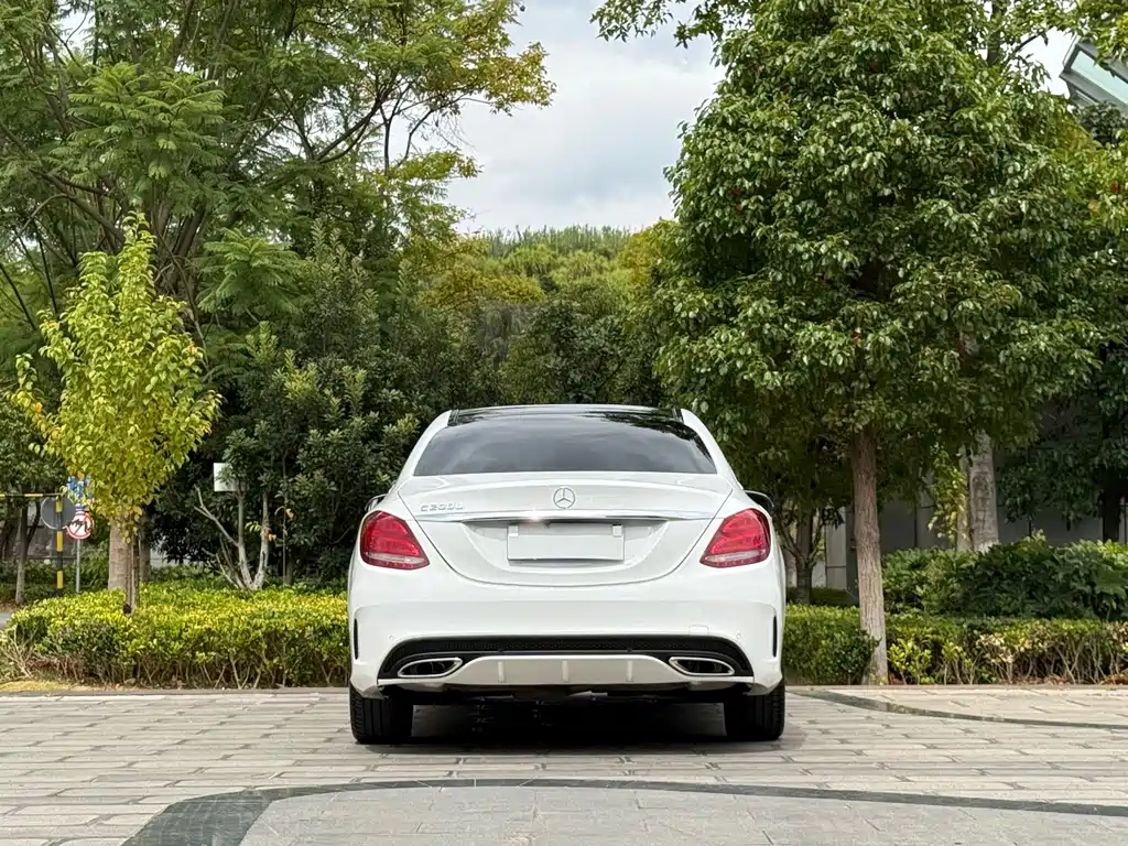 Mercedes-Benz C-Class — миниатюра 8