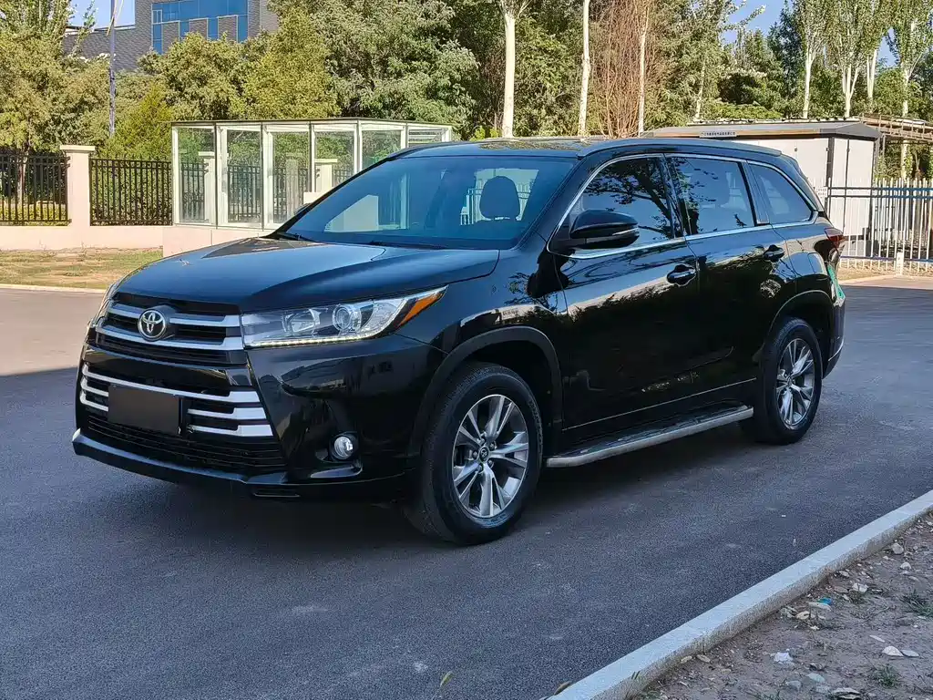 TOYOTA HIGHLANDER
