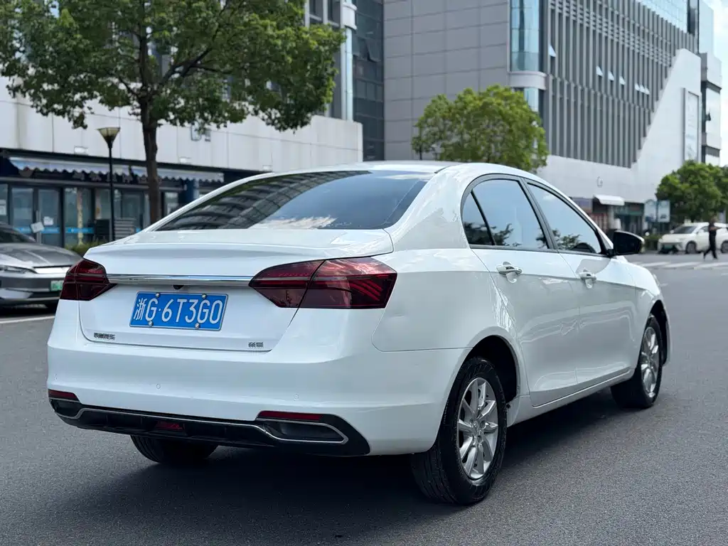 Geely Emgrand — миниатюра 11