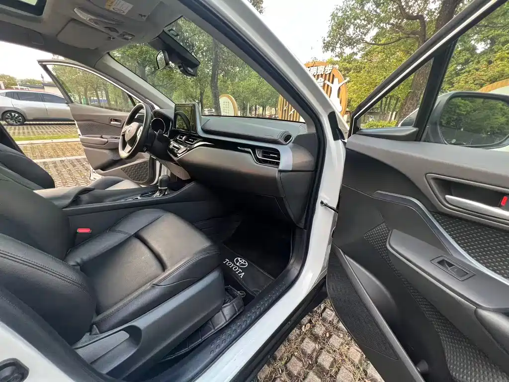Toyota IZOA — миниатюра 14