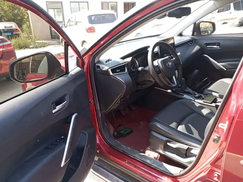 Toyota Corolla Cross — миниатюра 16