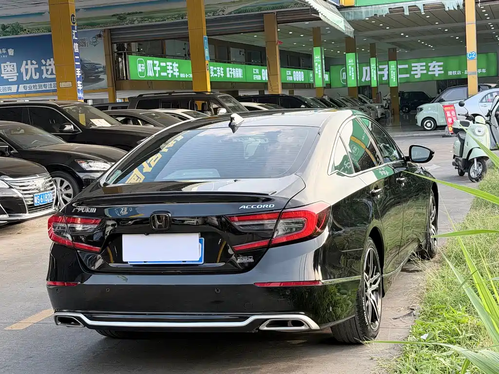 Honda Accord 2022 — фото 12