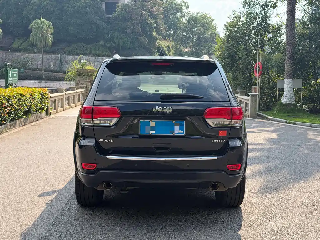 Jeep Grand Cherokee (Import) — миниатюра 6