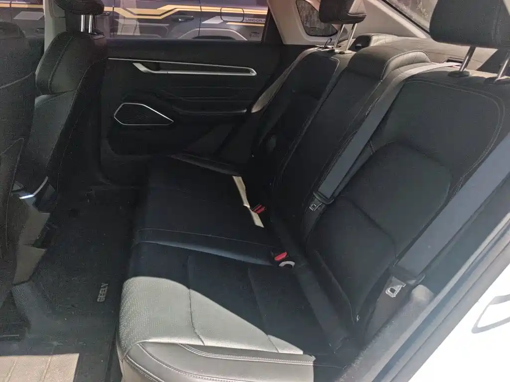Geely Emgrand — миниатюра 15