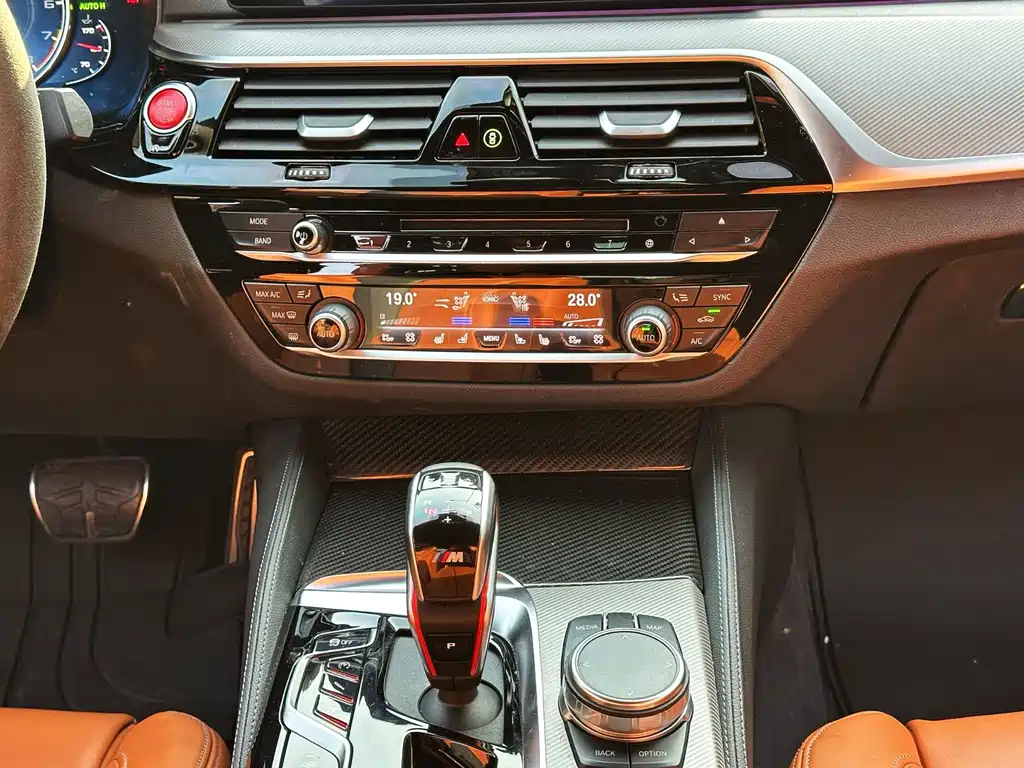 BMW M5 — миниатюра 11
