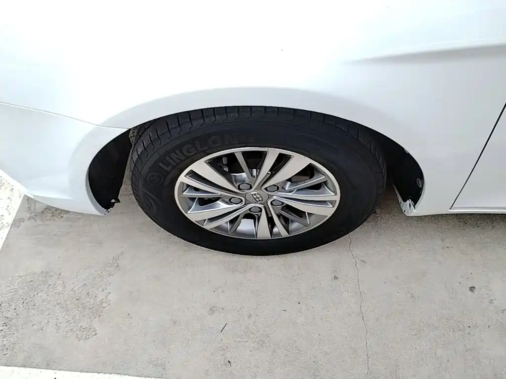 Geely Emgrand — миниатюра 23