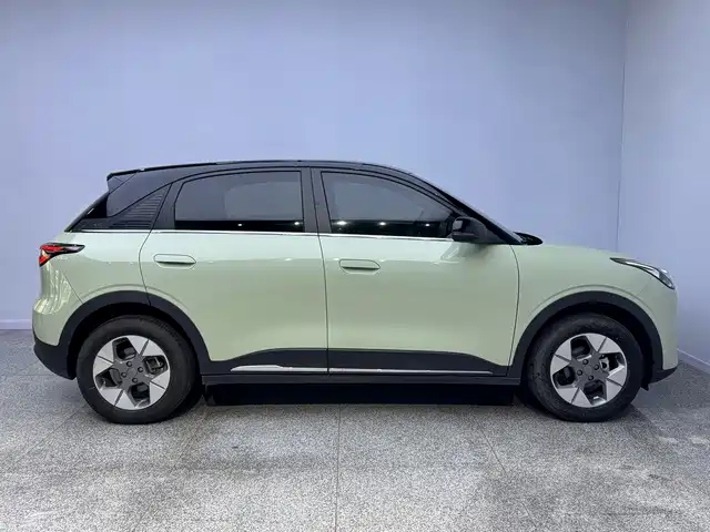 Geely Galaxy Xingyuan 2025 — фото 11