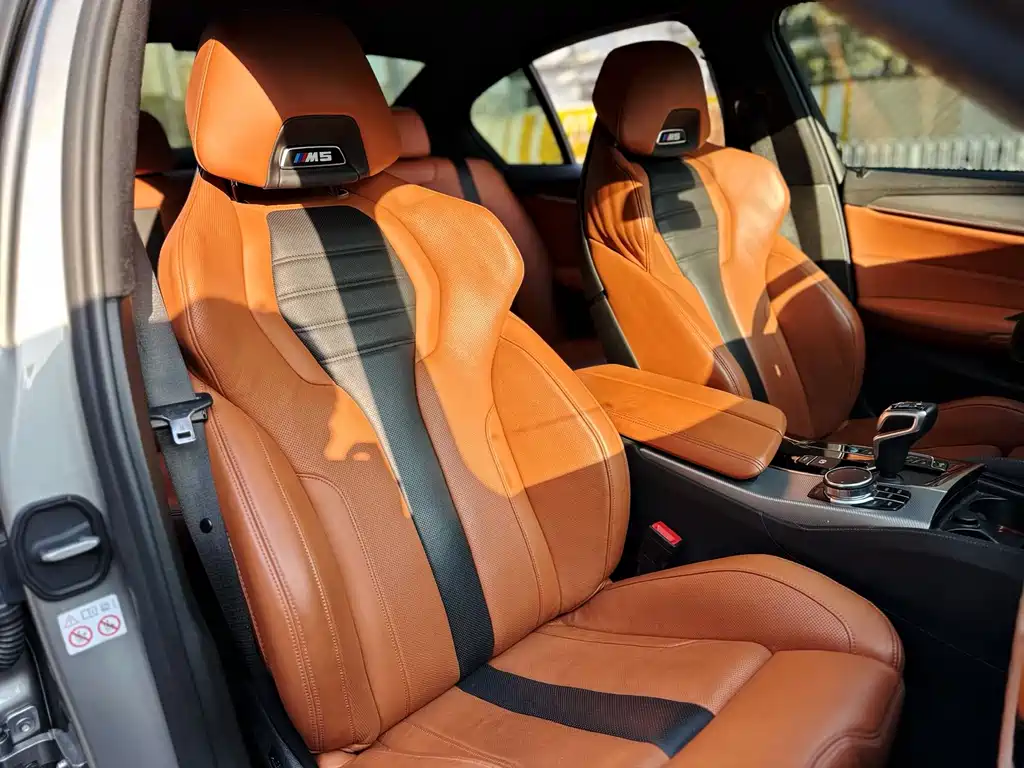 BMW M5 — миниатюра 9