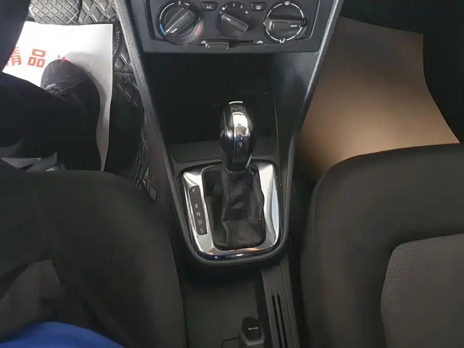 Volkswagen Jetta — миниатюра 16