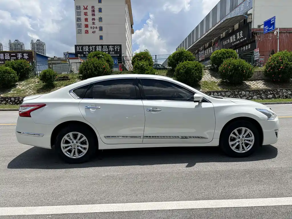 NISSAN TEANA
