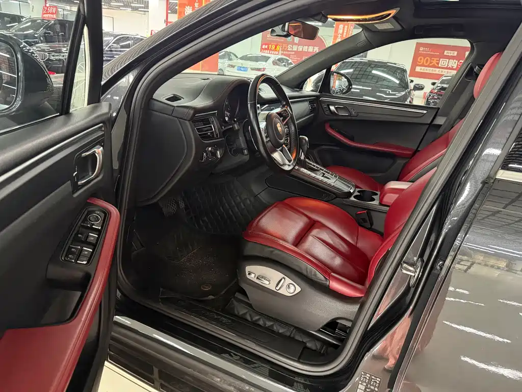 Porsche Macan — миниатюра 5