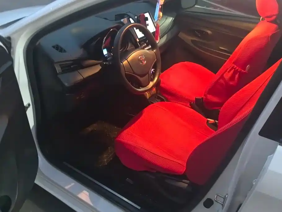 Toyota Yaris L — миниатюра 9