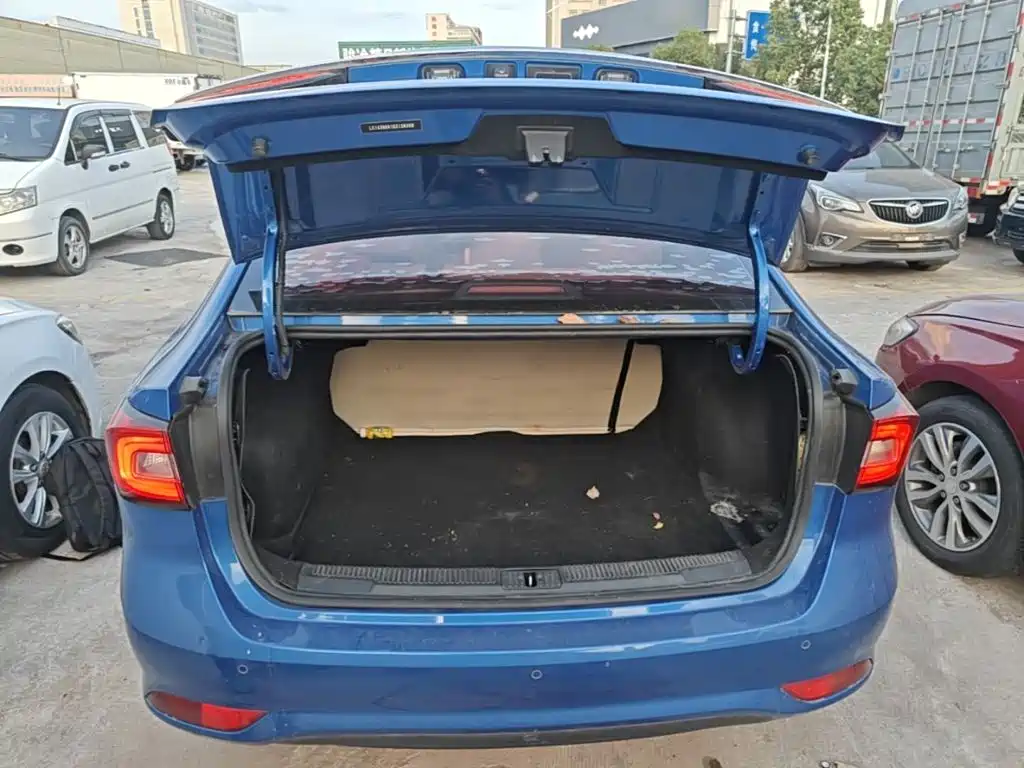 Roewe i5 — миниатюра 19