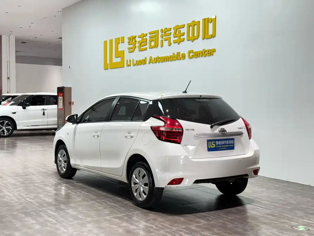 Toyota Yaris L — миниатюра 5
